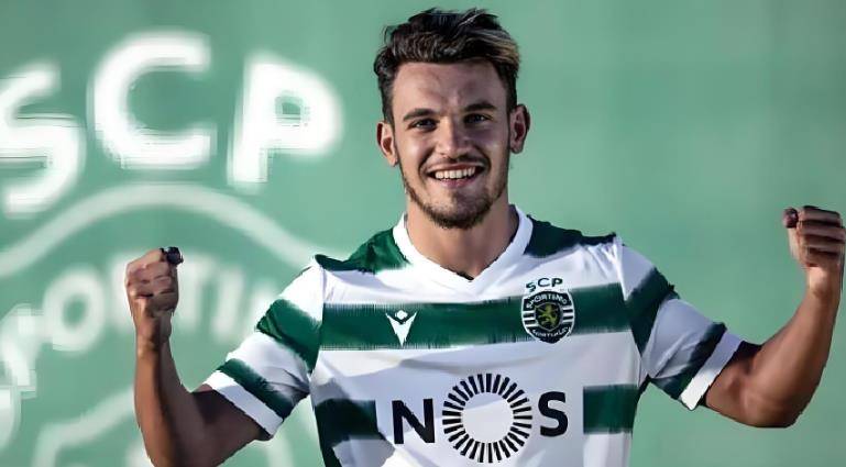 新帅还没正式接手国安俱乐部,重量级强援就提前转会到队亮相,曾是欧冠豪门队长